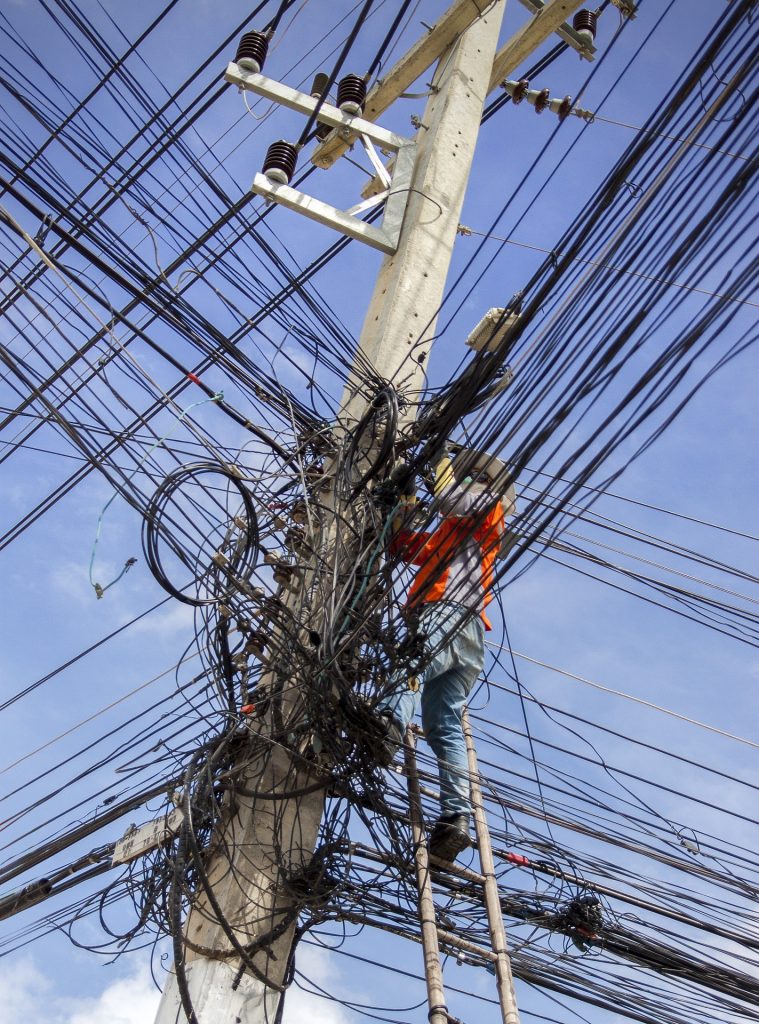 electrical-cable-mess